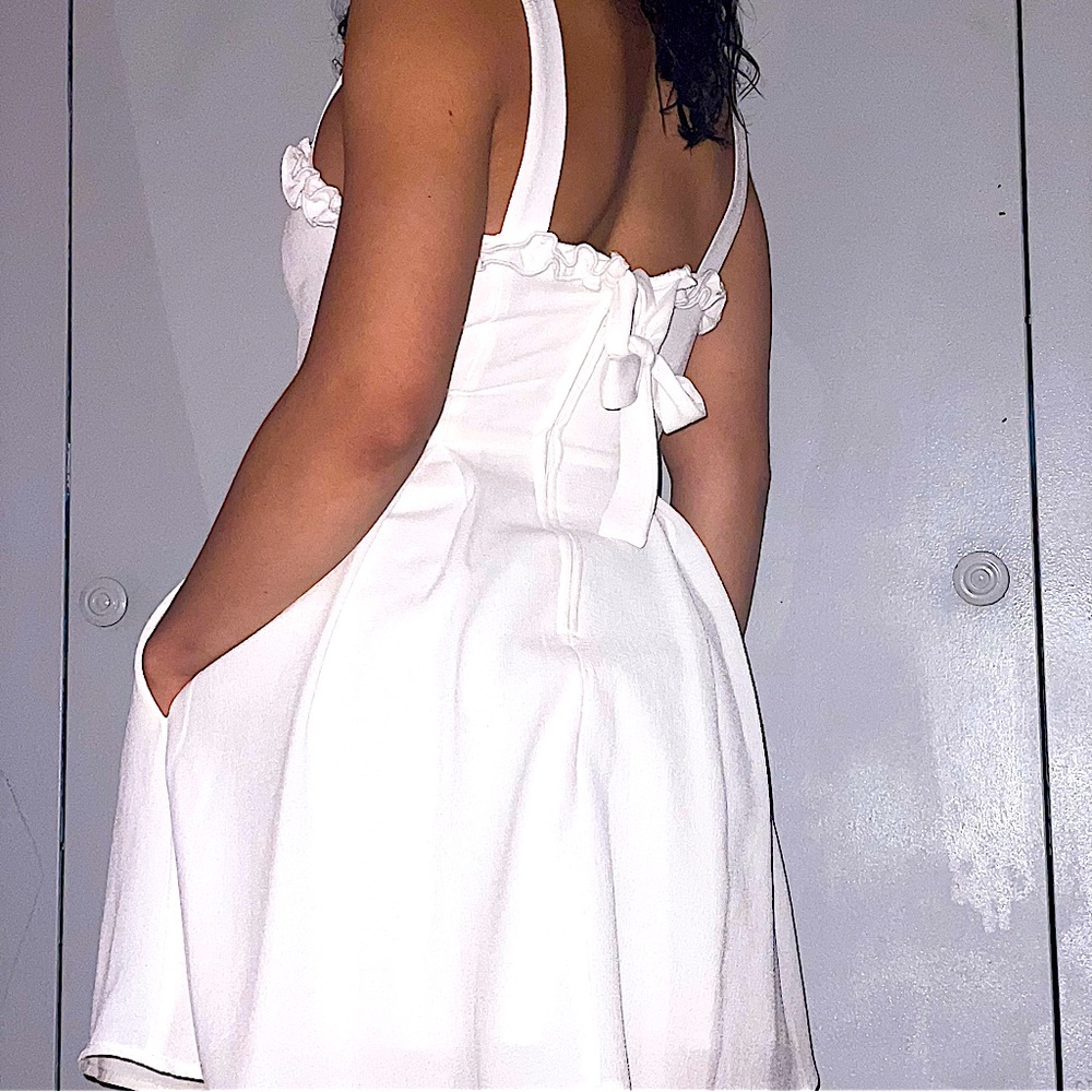 Basic White Spring Dress - Picture 2 of 2